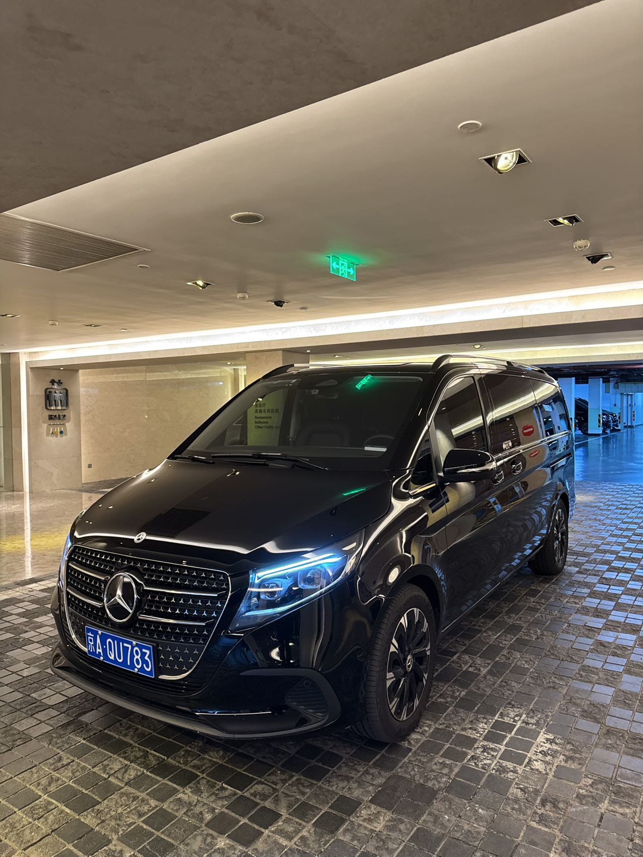 奔驰V300